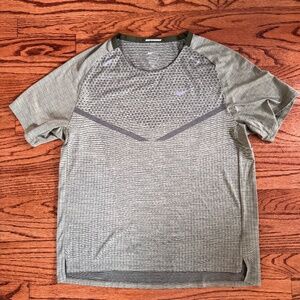 Nike Dri-Fit ADV Running Top  Shirt DM4753-326 Men's Slim Fit Size Light Olive